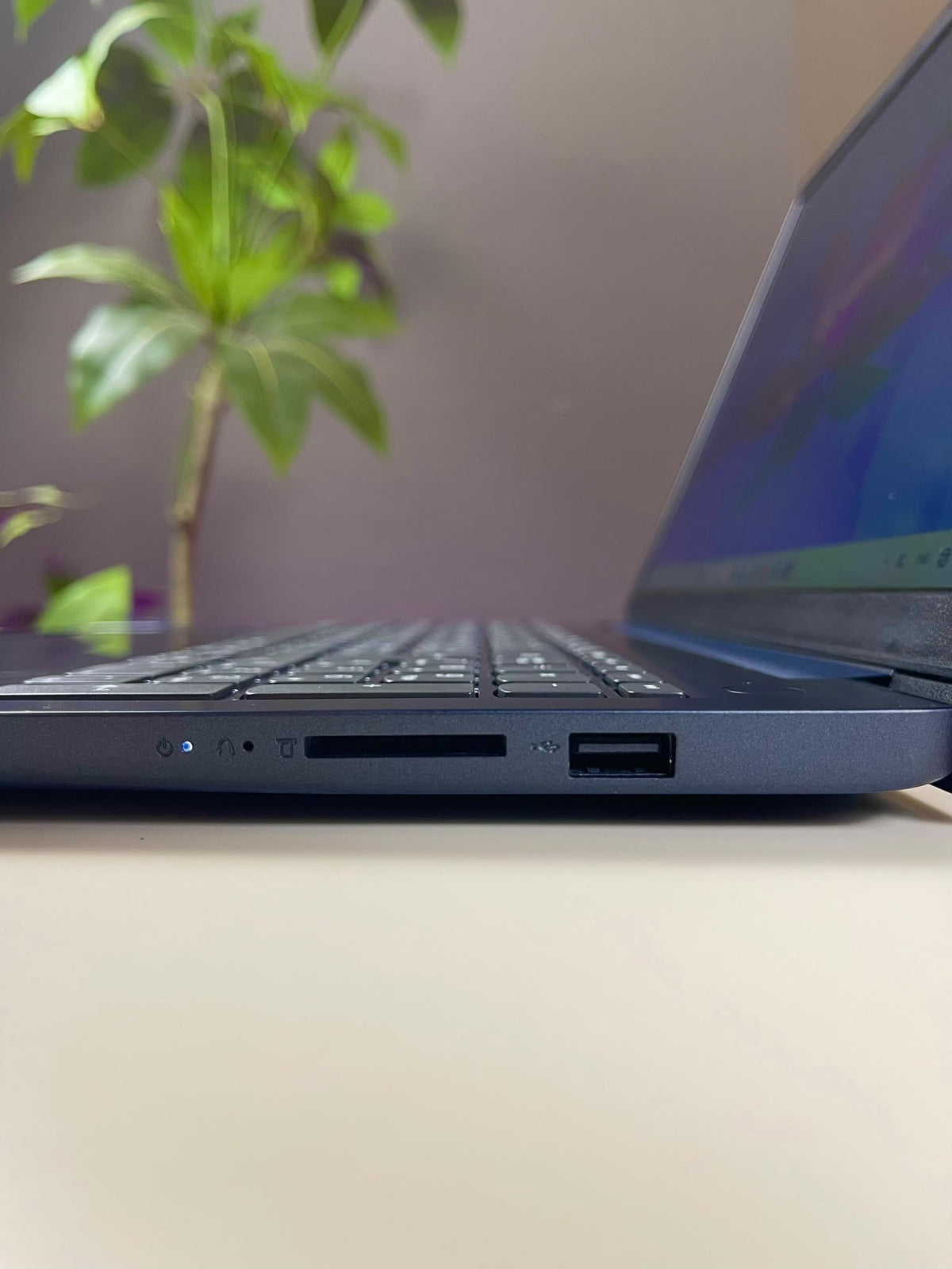 Lenovo IdeaPad Slim 3 | Core i5-1155G7 الجيل الحادي عشر | 8GB DDR4 | 256GB SSD