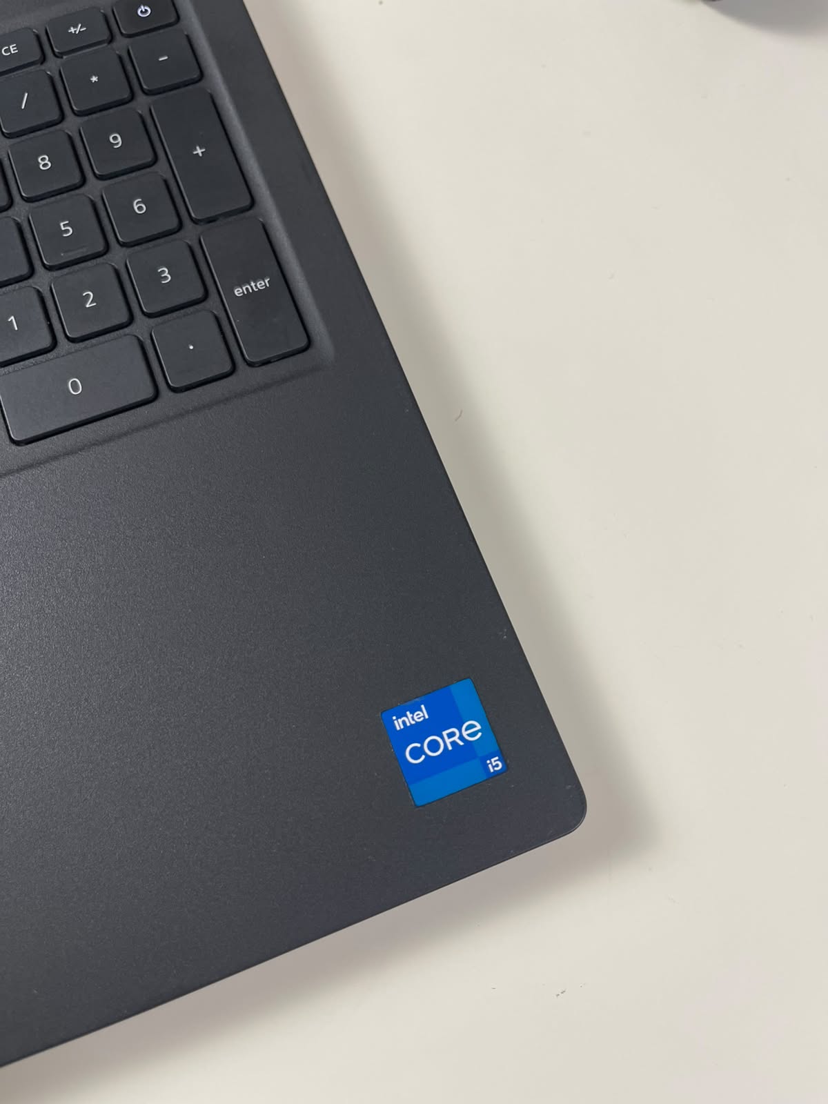 Dell Latitude 3520 | Core i5 الجيل الحادي عشر | 8GB DDR4 | 256GB SSD