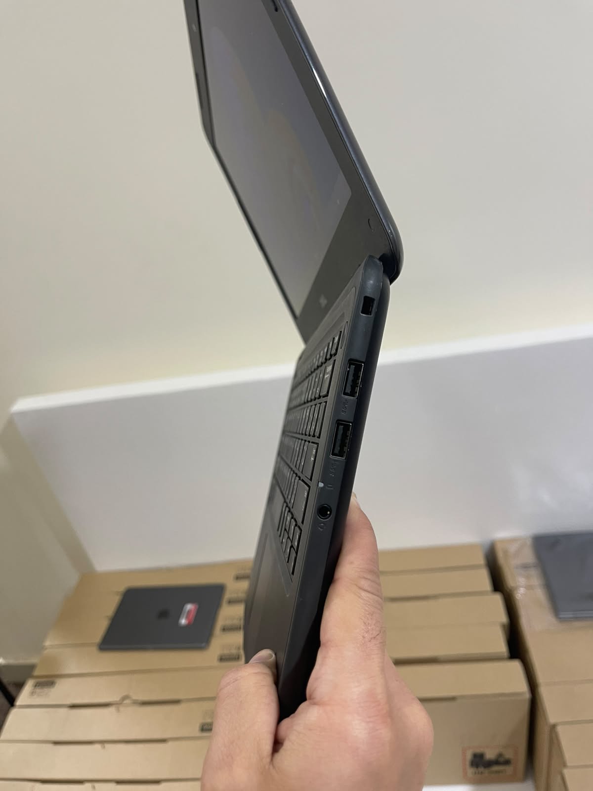 Dell Latitude 3380 | Core i5 7th Gen | 8GB RAM | 256GB SSD | Original Charger