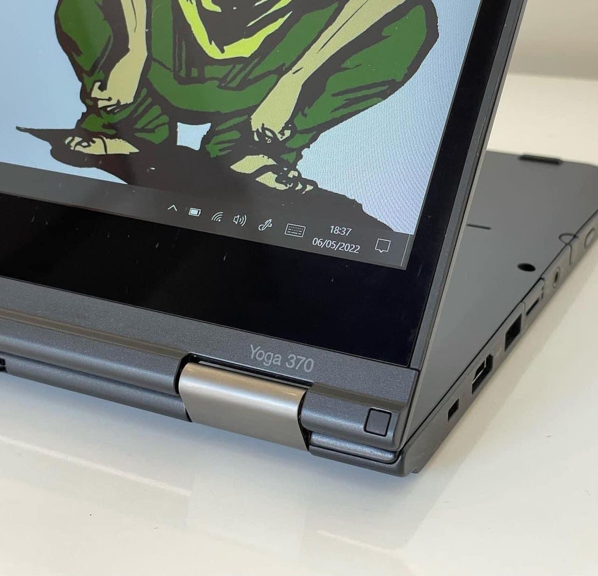Lenovo ThinkPad Yoga 370 | Core i5 7th Gen | 8GB RAM | 256GB SSD + Pen