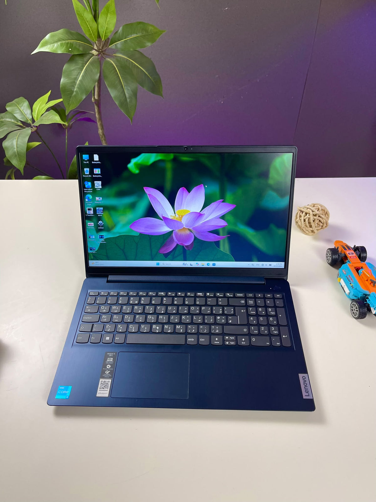 Lenovo IdeaPad Slim 3 | Core i5-1155G7 الجيل الحادي عشر | 8GB DDR4 | 256GB SSD