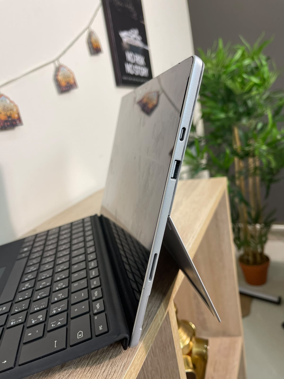 Microsoft Surface Pro 7 | Core i7 10th Gen | 8GB RAM | 256GB SSD | PixelSense Touch | Original Charger